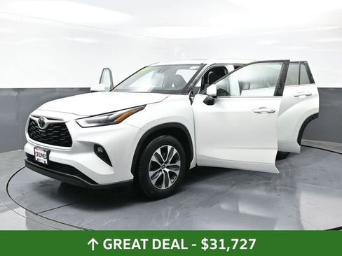 Used 2023 Toyota Highlander XLE FWD image 63