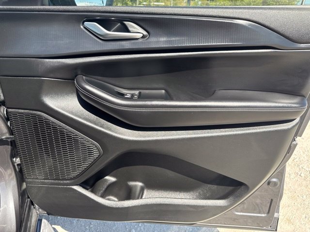 Used 2023 Jeep Grand Cherokee L Laredo RWD image 19