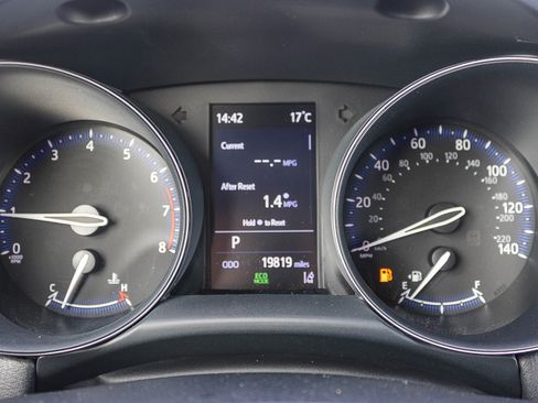 Used 2021 Toyota C-HR XLE image 24