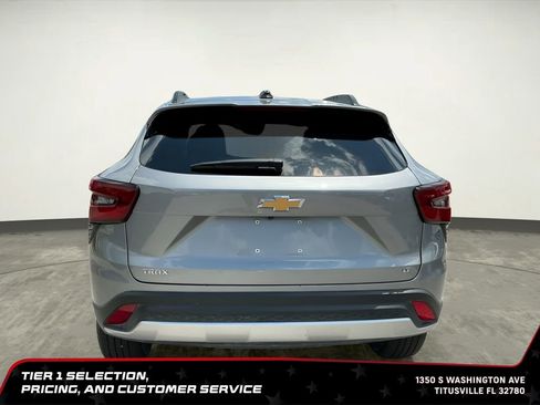 Used 2025 Chevrolet Trax LT w/ LT Convenience Package FWD image 6