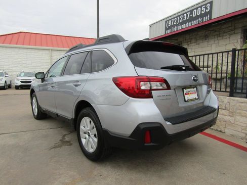 Used 2018 Subaru Outback 2.5i Premium AWD/4WD image 3