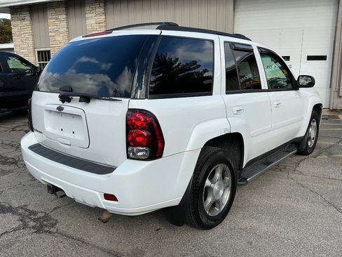 Used 2009 Chevrolet TrailBlazer LT w/ Sun And Sound Package image 3