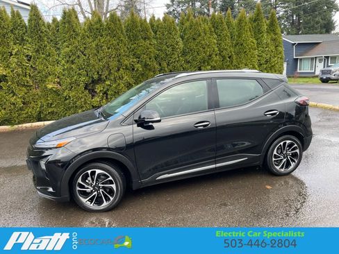 Used 2023 Chevrolet Bolt EUV Premier w/ Super Cruise Package image 3