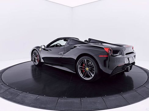 Used 2018 Ferrari 488 Spider RWD image 22