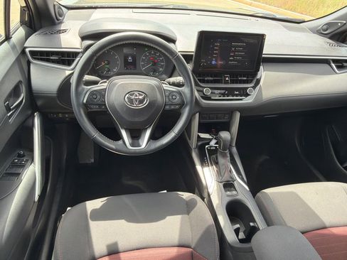 Used 2024 Toyota Corolla Cross AWD Hybrid w/ Moonroof Package image 22