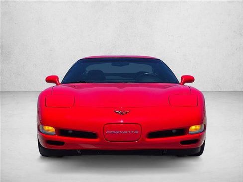 Used 2004 Chevrolet Corvette Coupe w/ Preferred Equipment Group RWD image 2