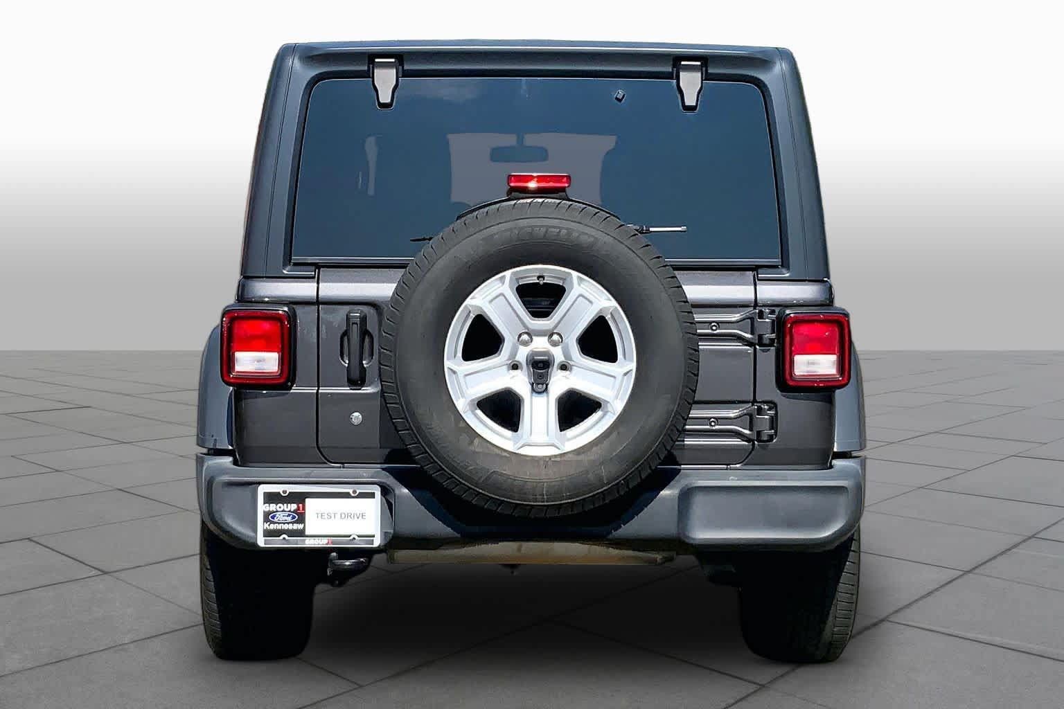 Used 2018 Jeep Wrangler Unlimited Sport S AWD/4WD image 5