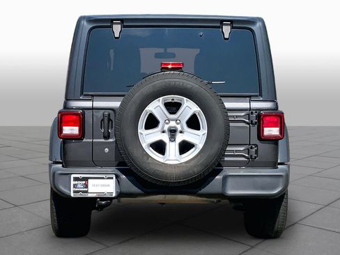 Used 2018 Jeep Wrangler Unlimited Sport S AWD/4WD image 5