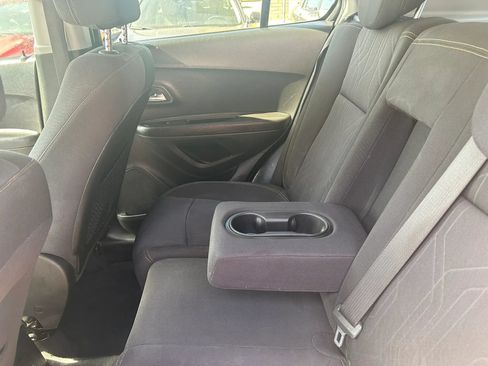 Used 2019 Chevrolet Trax LT w/ LPO, Cargo Package FWD image 19