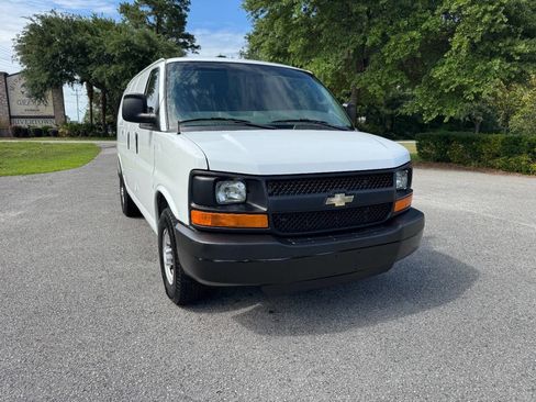 Used 2016 Chevrolet Express 2500 RWD image 35