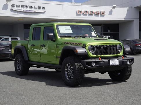 New 2026 Jeep Gladiator Mojave w/ Steel Bumper Group AWD/4WD image 2