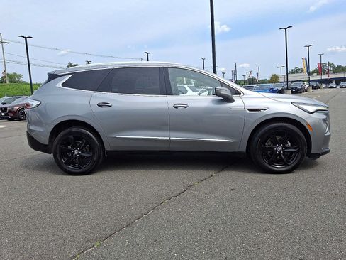 Used 2023 Buick Enclave Essence w/ Experience Buick Package AWD/4WD image 7