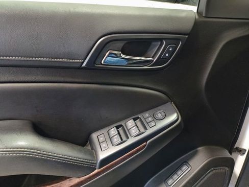 Used 2019 GMC Yukon XL SLT AWD/4WD image 15