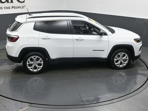 Used 2024 Jeep Compass Latitude AWD/4WD image 44