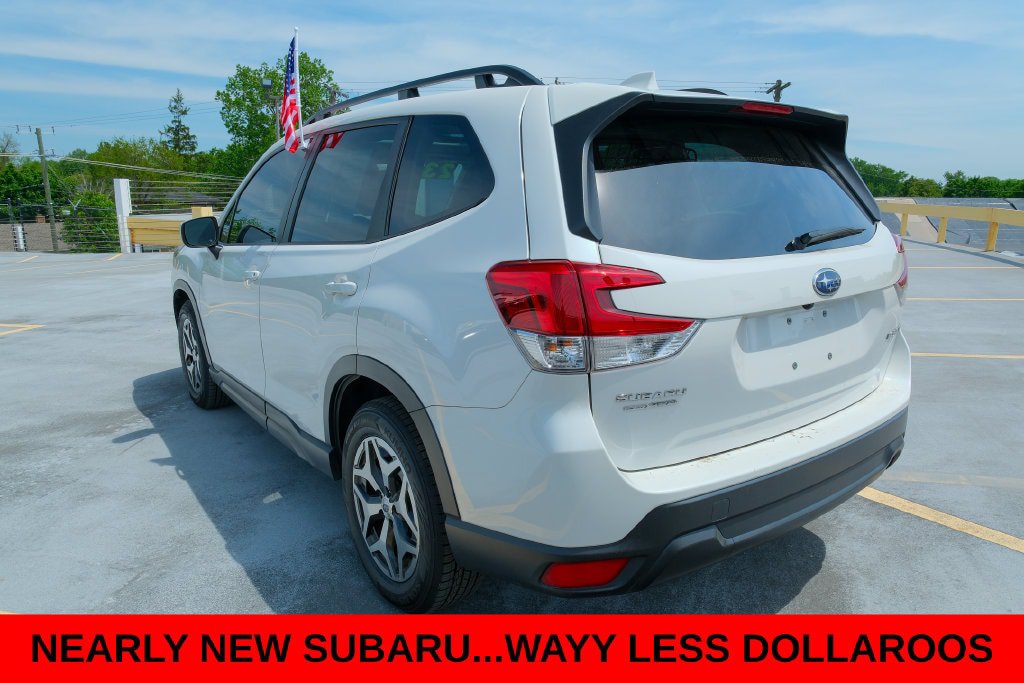 Used 2023 Subaru Forester Premium AWD/4WD image 3