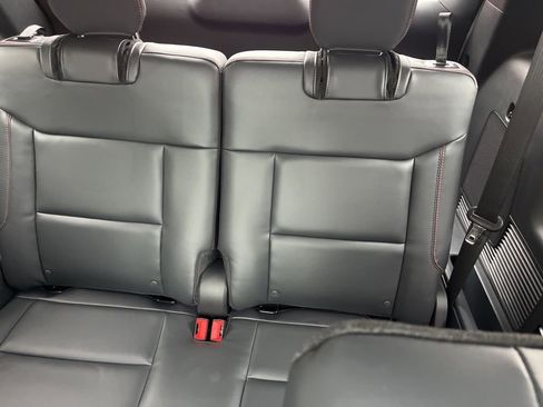 New 2026 Ford Explorer ST-Line w/ ST-Line Street Pack image 12