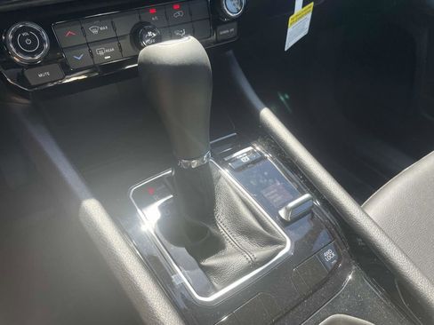 New 2026 Jeep Compass Latitude image 40