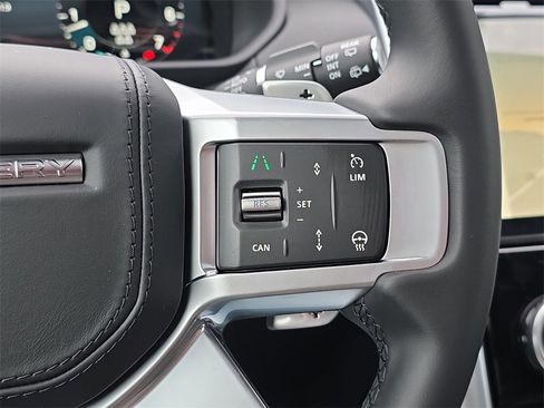 New 2026 Land Rover Discovery Limited Edition image 18