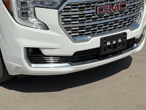 Used 2022 GMC Terrain Denali image 6