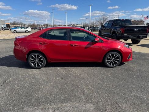Used 2017 Toyota Corolla SE w/ Carpet Mat Package (TMS) image 2