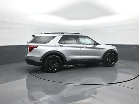 Certified 2023 Ford Explorer ST-Line w/ Class IV Trailer Tow Package RWD image 8