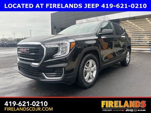 Used 2024 GMC Terrain SLE image 4