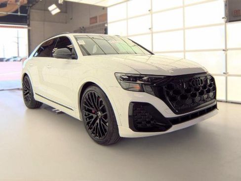 Used 2024 Audi SQ8 Premium Plus w/ S Sport Package AWD/4WD image 3