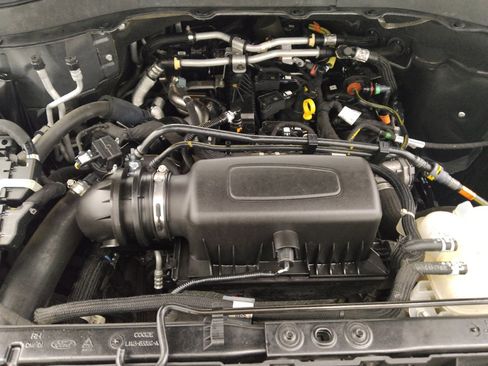 Used 2021 Ford Explorer XLT RWD image 30