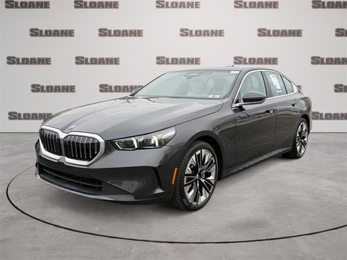 Certified 2025 BMW 530i xDrive 530i xDrive image 1