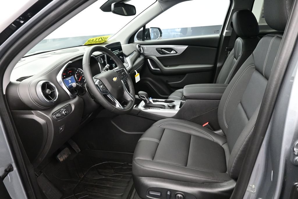 New 2026 Chevrolet Blazer LT w/ Midnight/Sport Edition AWD/4WD image 11