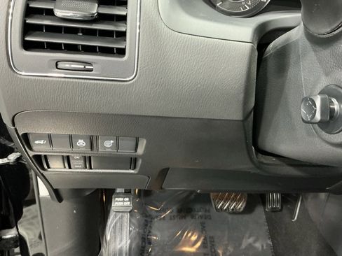 Used 2024 Nissan Armada SL w/ Captain's Chairs Package image 19