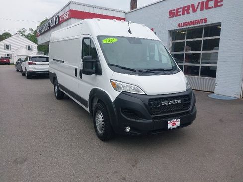 Used 2025 RAM ProMaster 3500 w/ Safety Group FWD image 2