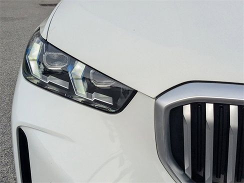 Used 2024 BMW X5 xDrive40i w/ Premium Package image 11