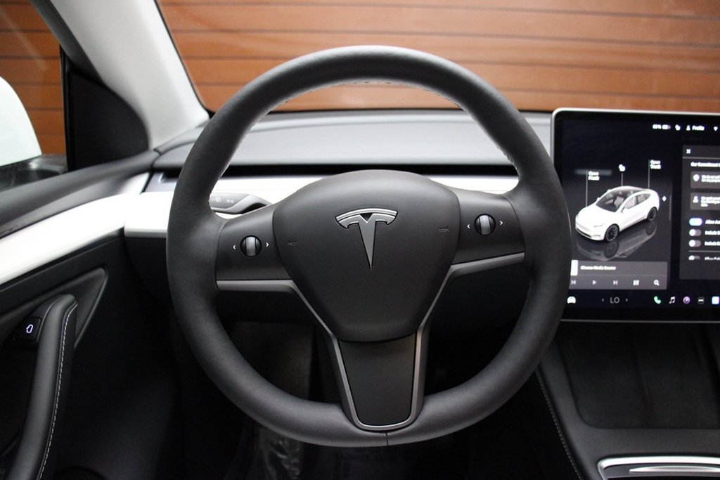 Used 2023 Tesla Model Y Long Range AWD/4WD image 29