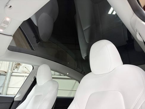 Used 2024 Tesla Model Y Performance image 23