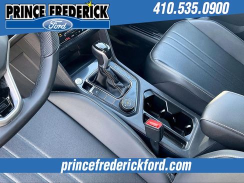 Used 2022 Volkswagen Tiguan SE R-Line image 16