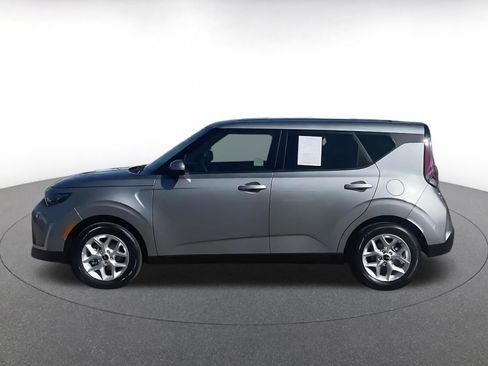 Used 2025 Kia Soul LX w/ LX Technology Package image 9