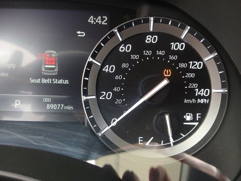 Used 2020 Toyota Highlander Limited image 14