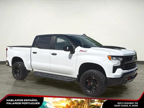 Used 2024 Chevrolet Silverado 1500 LT Trail Boss w/ LT Trail Boss Premium Package AWD/4WD image 9