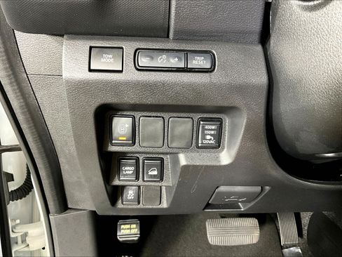 Certified 2024 Nissan Frontier SV w/ SV Convenience Package AWD/4WD image 36