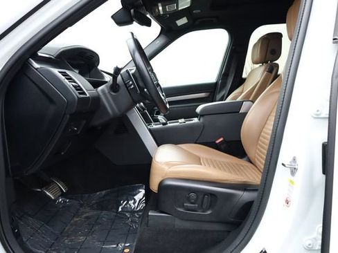 Used 2023 Land Rover Discovery S R-Dynamic image 11