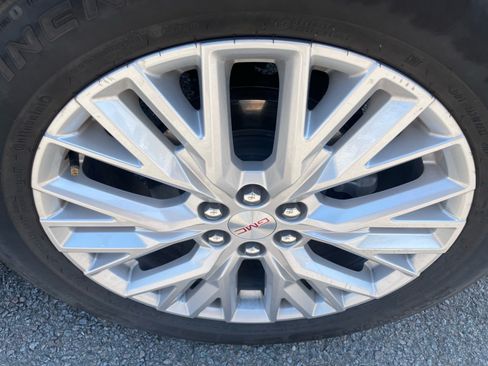 Used 2026 GMC Acadia Elevation w/ Elevation Premium Package FWD image 19