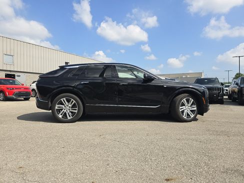 Used 2024 Cadillac Lyriq Tech AWD/4WD image 15