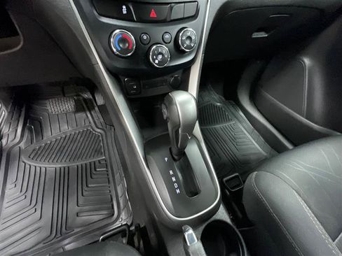 Used 2020 Chevrolet Trax LT AWD/4WD image 15