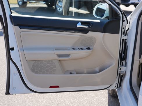 Used 2013 Volkswagen Jetta TDI image 14