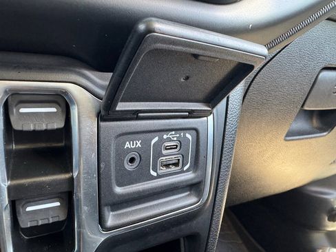 Used 2023 Jeep Gladiator Sport image 22