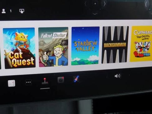 Used 2025 Tesla Model Y Long Range image 26