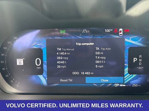 Used 2025 Volvo XC40 B5 Plus AWD/4WD image 26