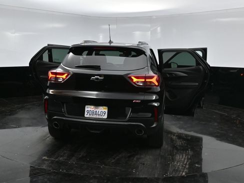 Used 2023 Chevrolet TrailBlazer RS image 38
