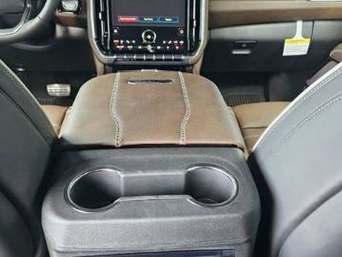 New 2026 GMC Yukon XL Denali Ultimate AWD/4WD image 38